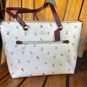 NEW VINTAGE COACH‼️MOTHERS DAY GIFT 💐 Floral Heart Print Tote #bags #coach